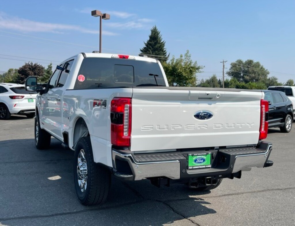 New 2026 Ford F-350 Lariat Truck Crew Cab