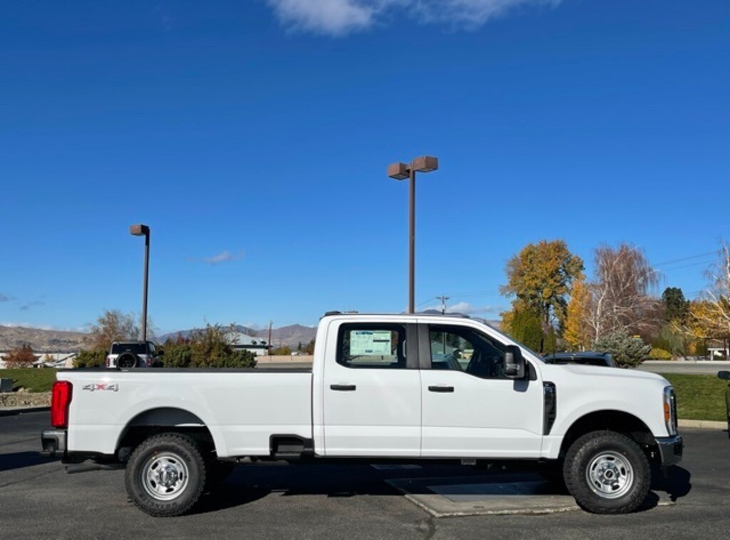 New 2026 Ford F-350 XL Truck Crew Cab