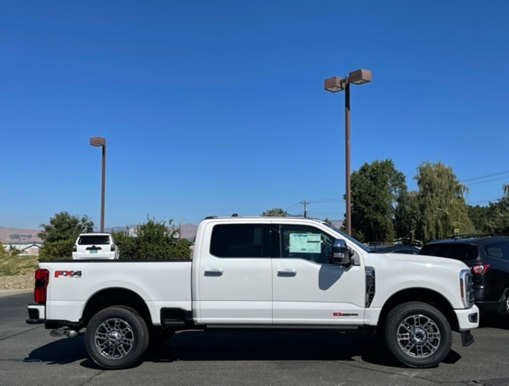 New 2025 Ford F-250 Platinum Truck Crew Cab