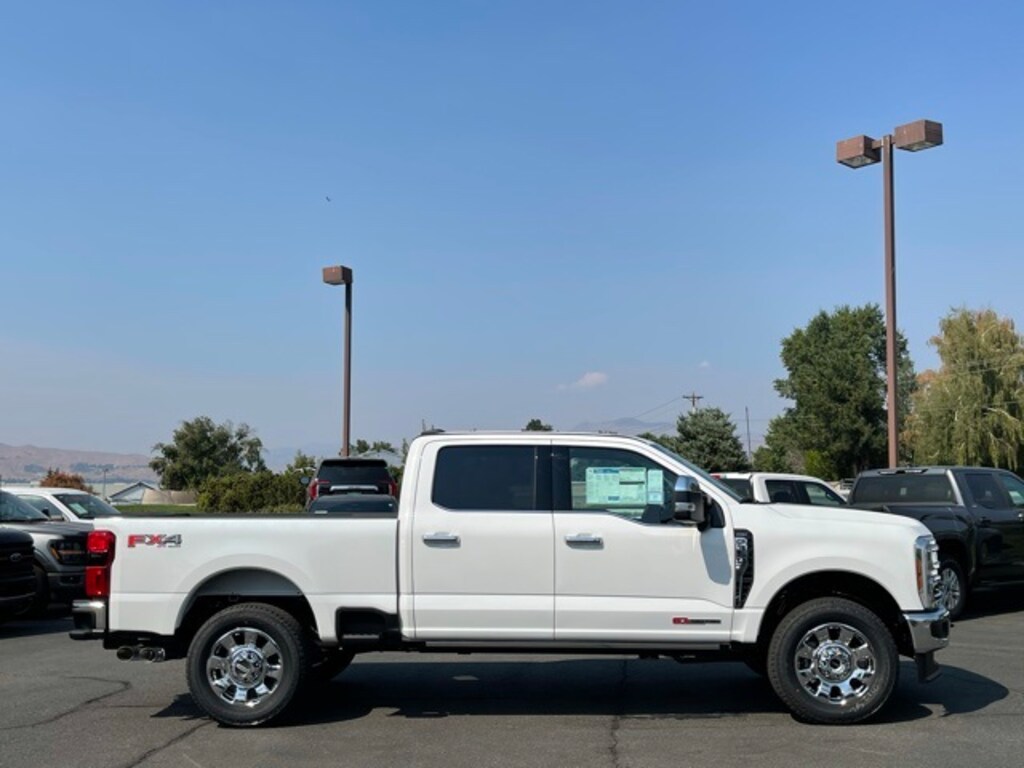 New 2026 Ford F-350 Lariat Truck Crew Cab