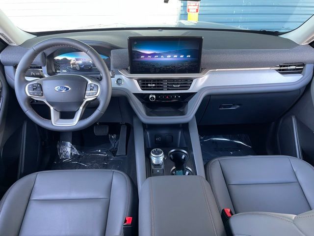 2026 Ford Explorer Active - Photo 6