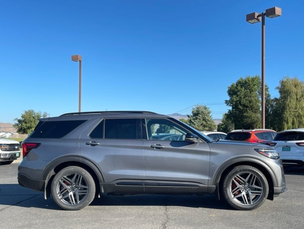 Used 2025 Ford Explorer ST SUV