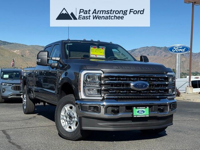 2026 Ford F-350 XLT Truck Crew Cab