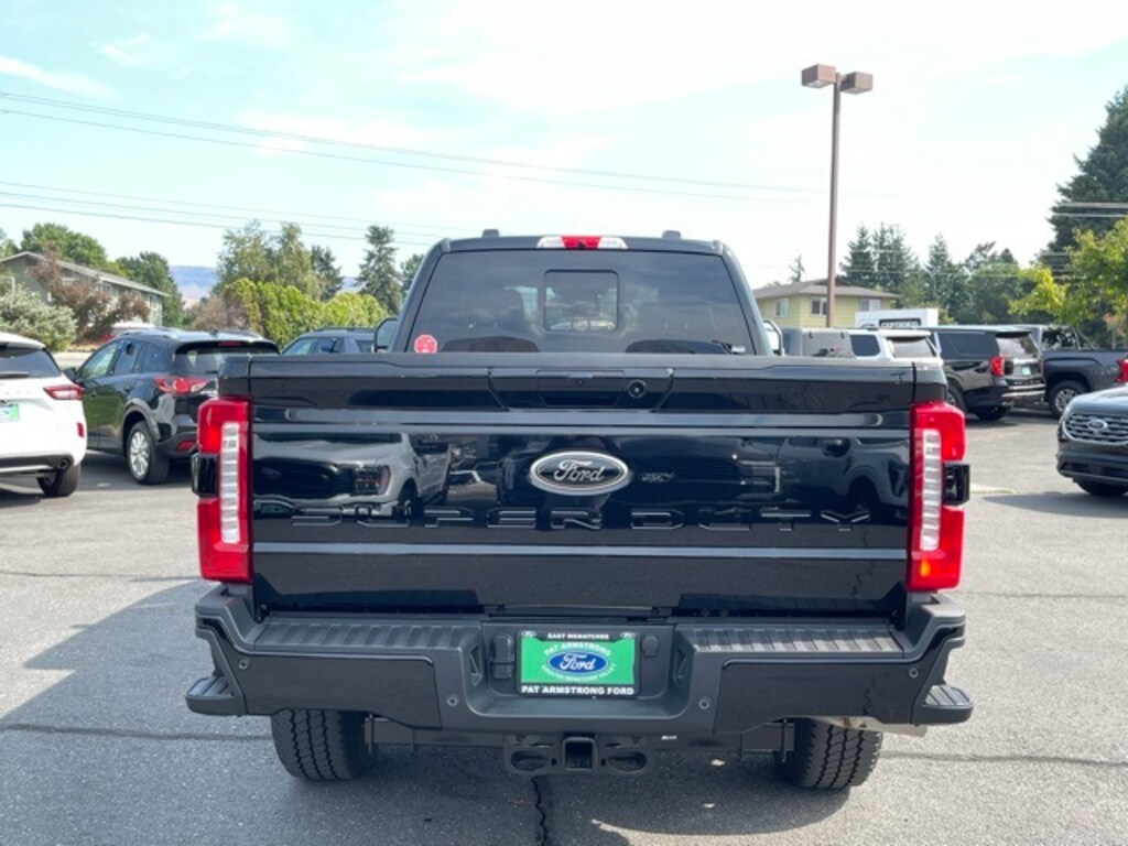 New 2026 Ford F-350 Lariat Truck Crew Cab