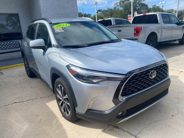 2024 Toyota Corolla Cross XLE's photo