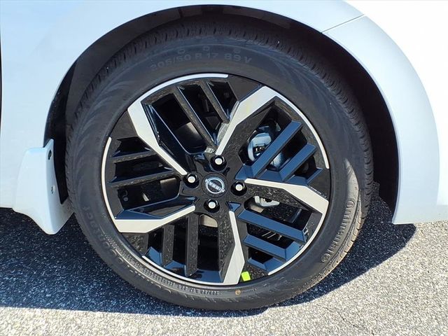 2025 Nissan Versa Sedan SR - Photo 11