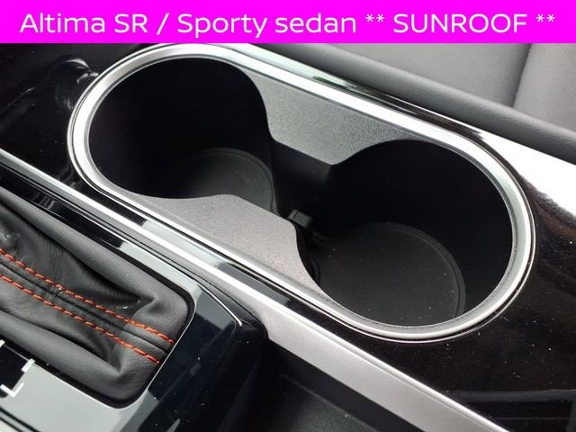 2025 Nissan Altima SR - Photo 8