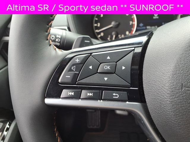 2025 Nissan Altima SR - Photo 12