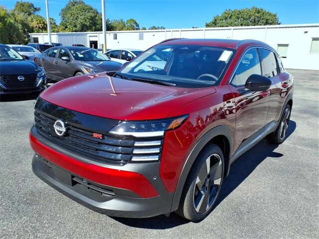 2026 Nissan Kicks SR photo 2