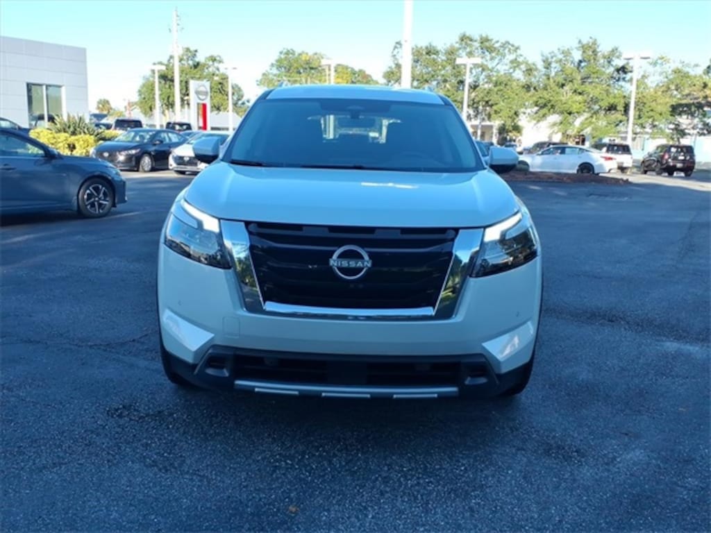 New 2025 Nissan Pathfinder SL SUV