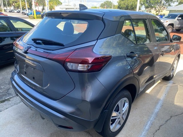 2025 Nissan Kicks Play S photo 2