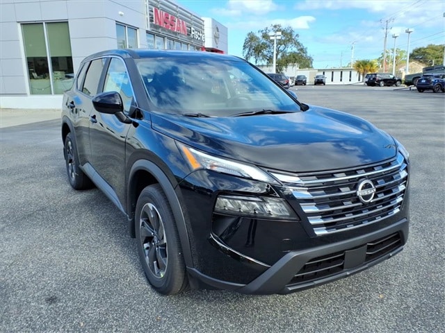 2026 Nissan Rogue SV's photo