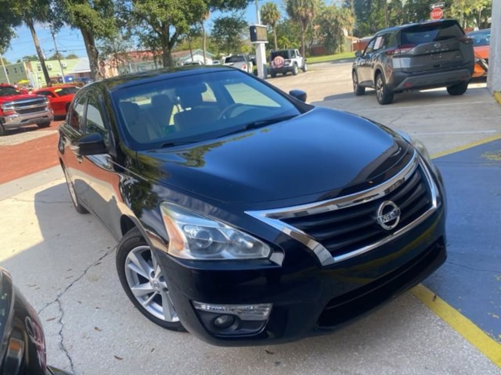 Used 2014 Nissan Altima 2.5 SV Sedan