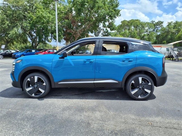 2025 Nissan Kicks SR photo 4