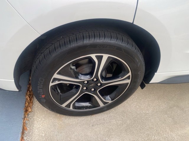 2023 Ford Edge ST photo 3