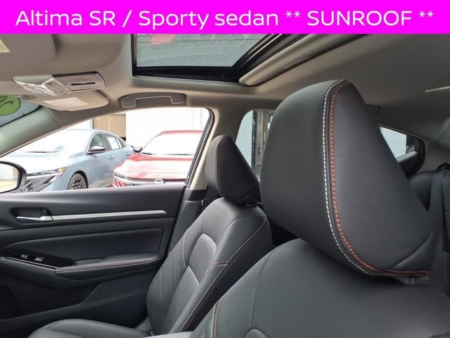 2025 Nissan Altima SR - Photo 6