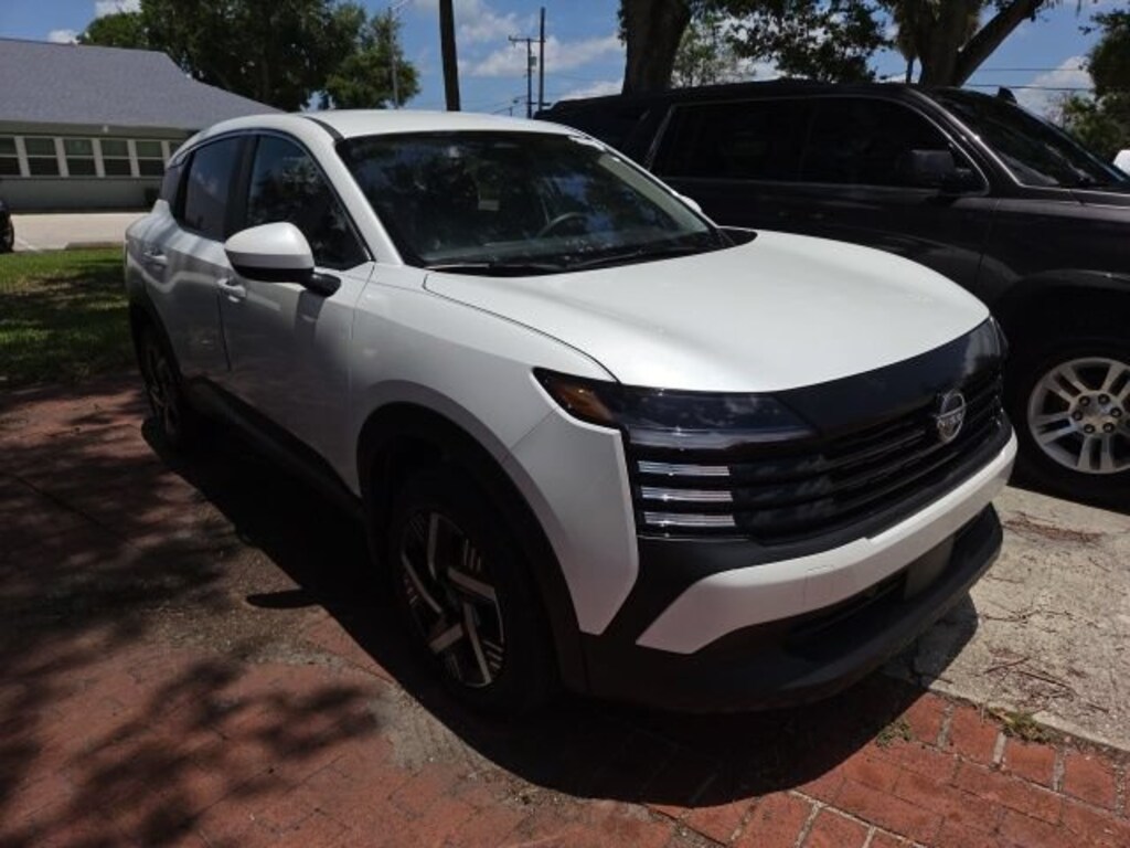 Used 2025 Nissan Kicks SV SV FWD