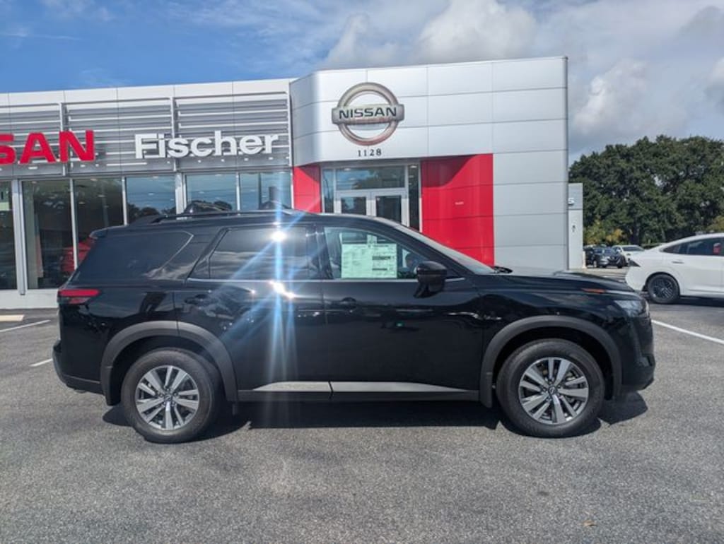 New 2026 Nissan Pathfinder SL SUV