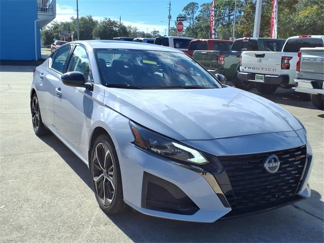 2025 Nissan Altima SR