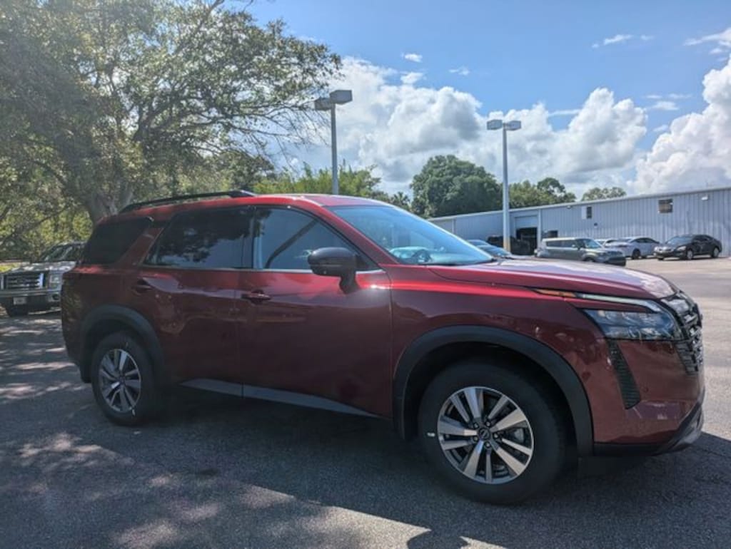 New 2026 Nissan Pathfinder SL SUV