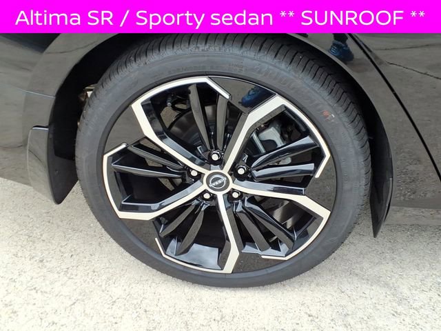 2025 Nissan Altima SR - Photo 27
