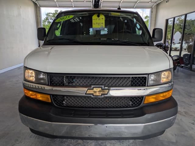 2025 Chevrolet Express Cargo Work Van - Photo 9