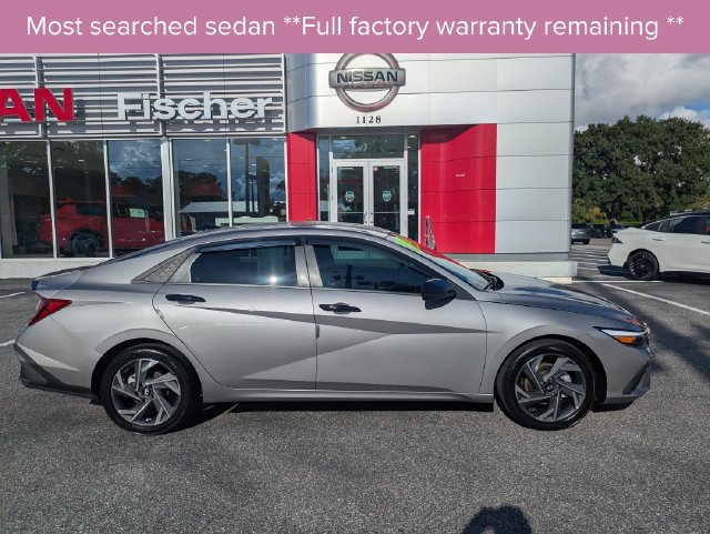 2025 Hyundai Elantra SEL - Photo 3