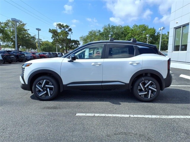 2025 Nissan Kicks SV photo 4