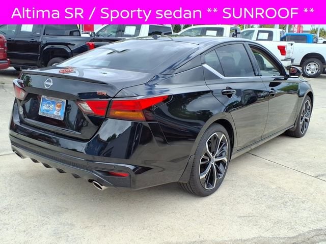2025 Nissan Altima SR - Photo 25