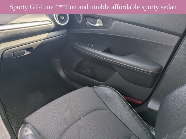 2024 Kia Forte GT-Line - Photo 17