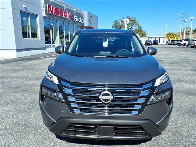 2026 Nissan Rogue SV photo 2