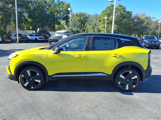 2026 Nissan Kicks SR photo 4