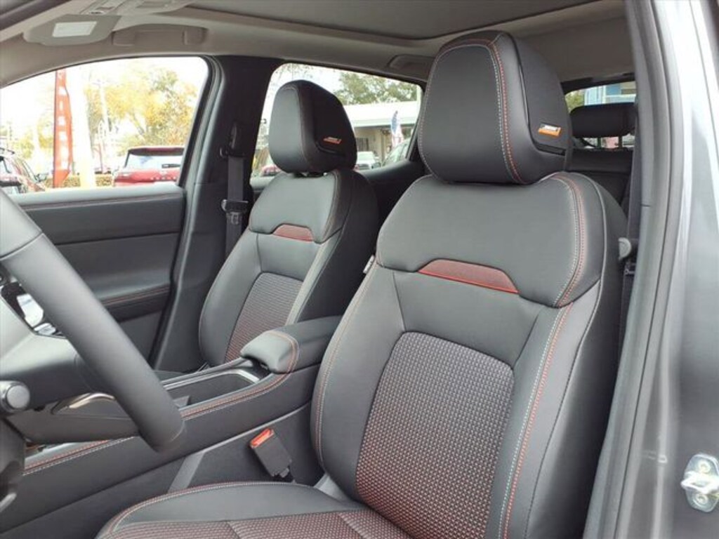 New 2026 Nissan Kicks SR SUV