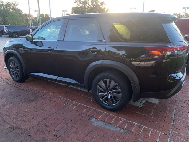 2024 Nissan Pathfinder S photo 3