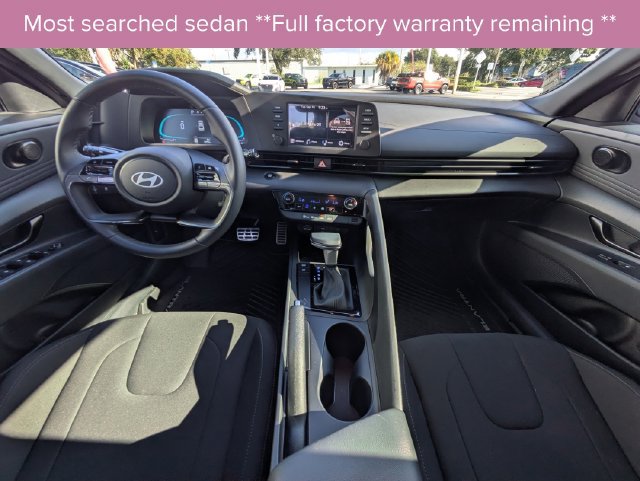 2025 Hyundai Elantra SEL - Photo 15