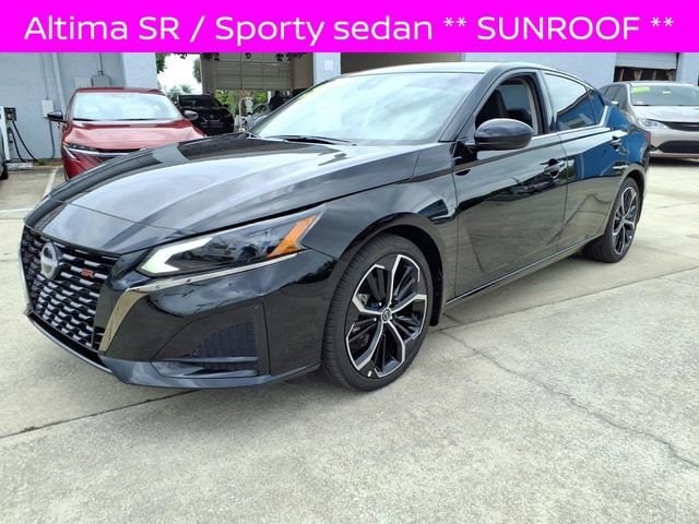 2025 Nissan Altima SR - Photo 21