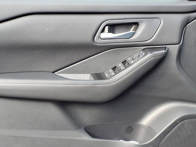 2026 Nissan Rogue SV - Photo 15