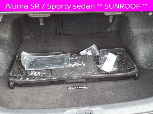2025 Nissan Altima SR - Photo 28