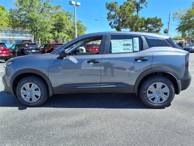 2025 Nissan Kicks S photo 4