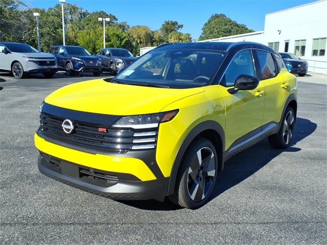 2026 Nissan Kicks SR photo 3