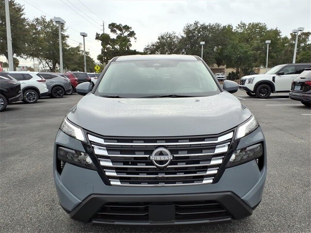 2026 Nissan Rogue SV photo 2