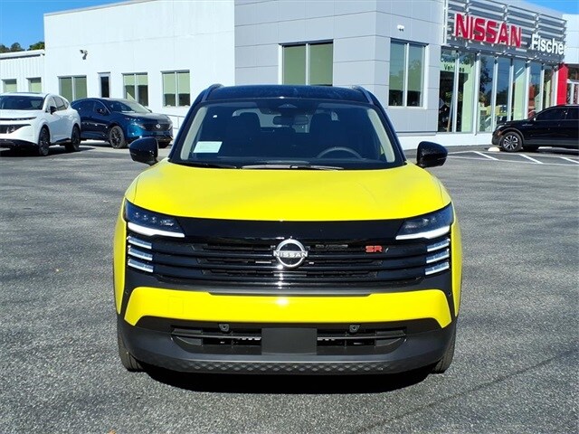 2026 Nissan Kicks SR photo 2