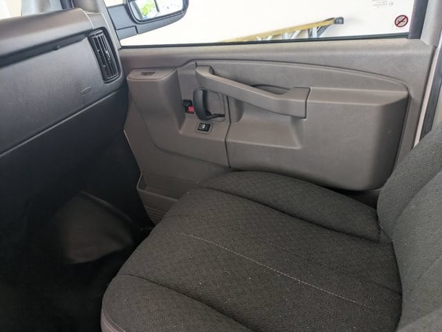 2025 Chevrolet Express Cargo Work Van - Photo 17