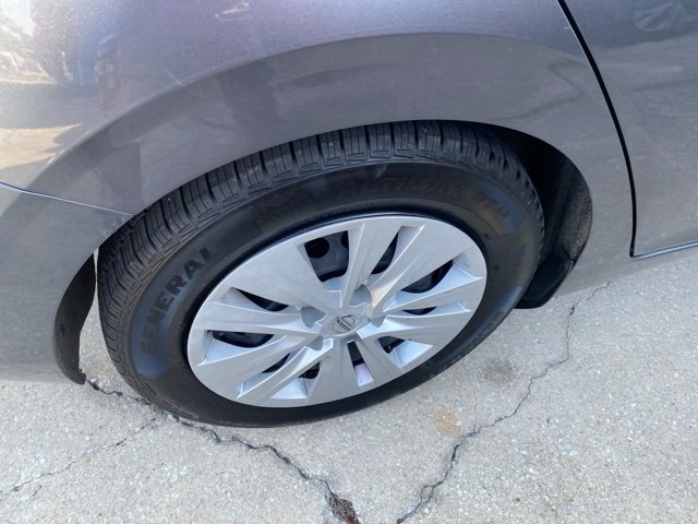 2022 Nissan Sentra S photo 3