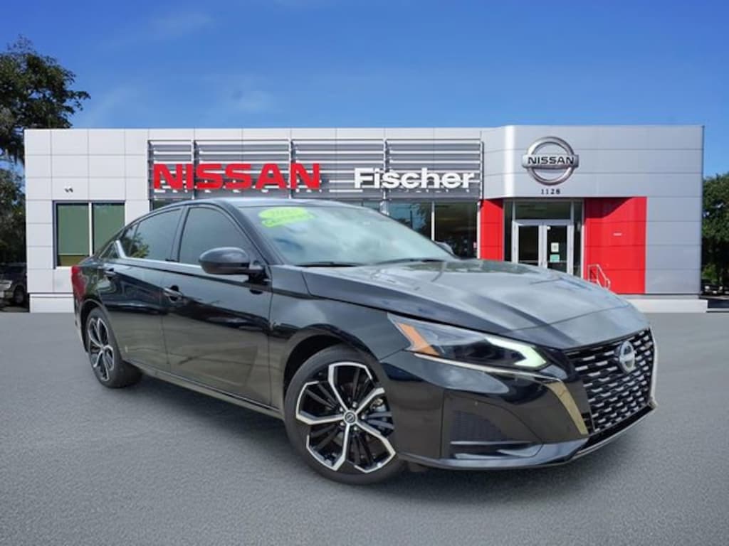 Certified 2025 Nissan Altima SR SR FWD