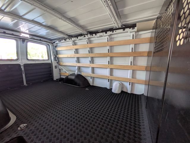 2025 Chevrolet Express Cargo Work Van - Photo 14
