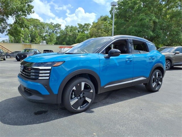 2025 Nissan Kicks SR photo 3