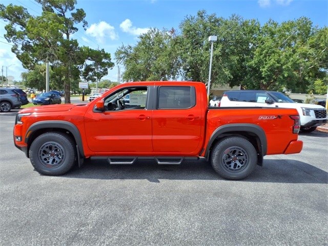 2025 Nissan Frontier Crew Cab PRO-X photo 4