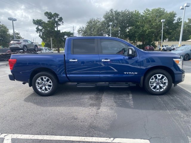 2024 Nissan Titan SV photo 2