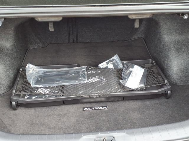 2025 Nissan Altima SR - Photo 29